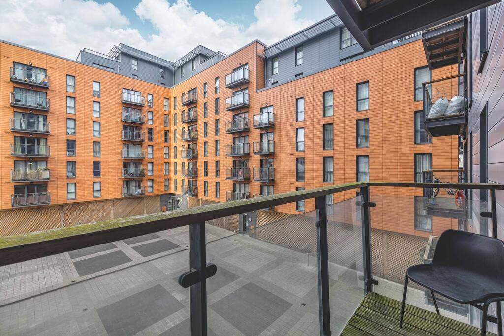 2 Bed At Slough Station & Parking - London In 20 Mins公寓 外观 照片