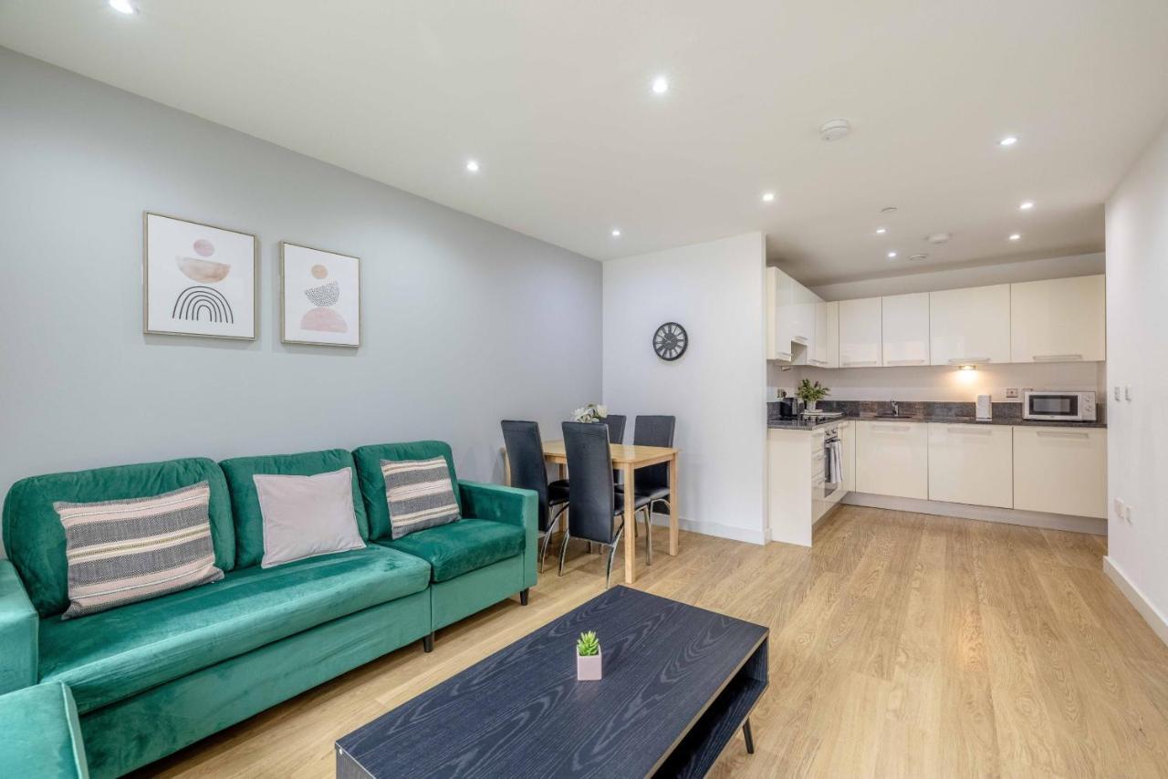 2 Bed At Slough Station & Parking - London In 20 Mins公寓 外观 照片
