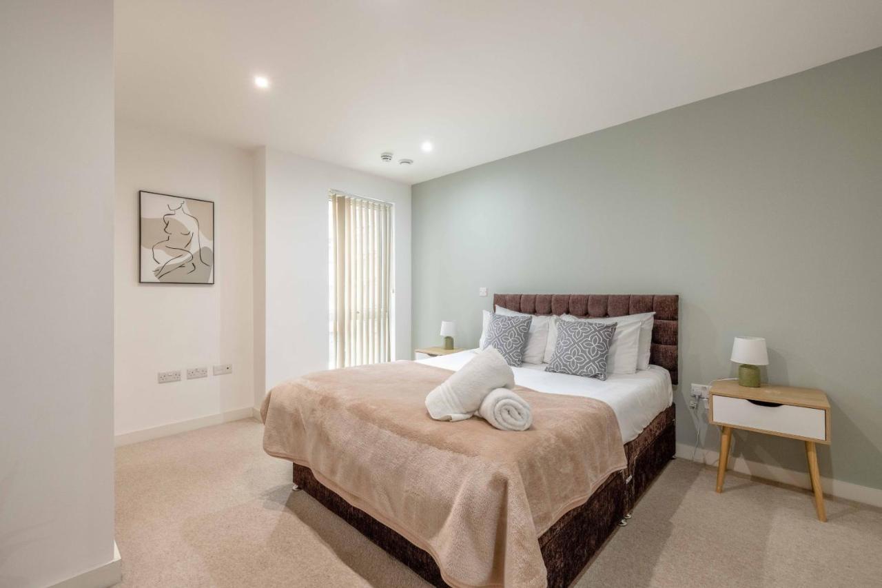 2 Bed At Slough Station & Parking - London In 20 Mins公寓 外观 照片