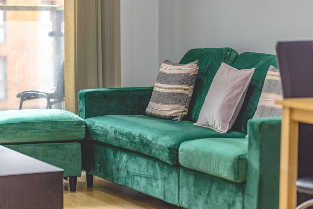2 Bed At Slough Station & Parking - London In 20 Mins公寓 外观 照片