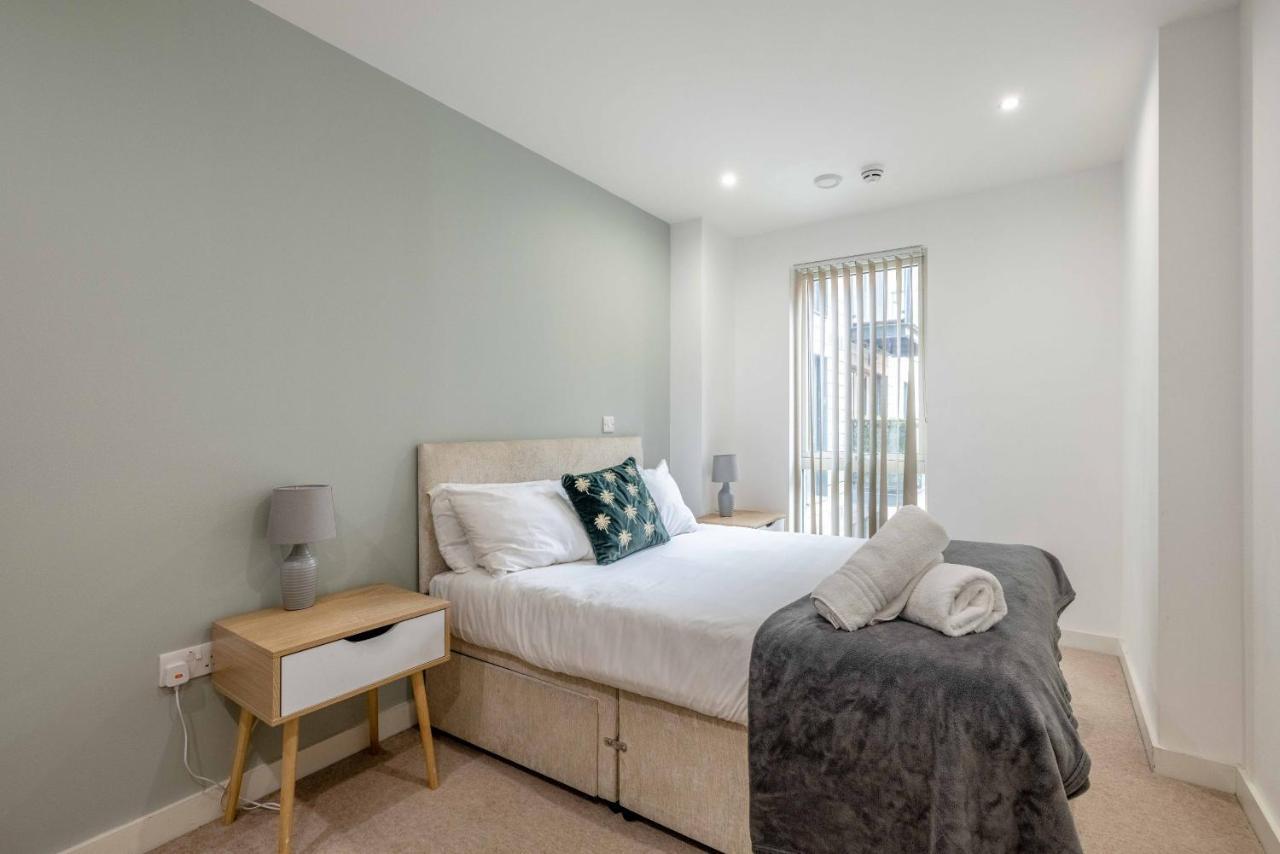 2 Bed At Slough Station & Parking - London In 20 Mins公寓 外观 照片