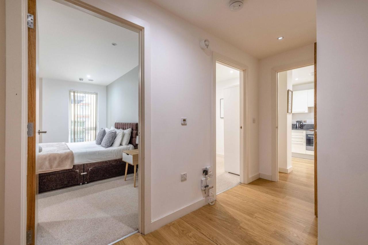 2 Bed At Slough Station & Parking - London In 20 Mins公寓 外观 照片