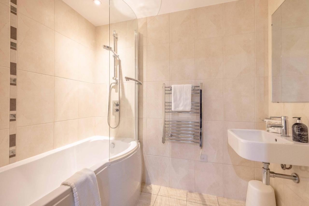 2 Bed At Slough Station & Parking - London In 20 Mins公寓 外观 照片